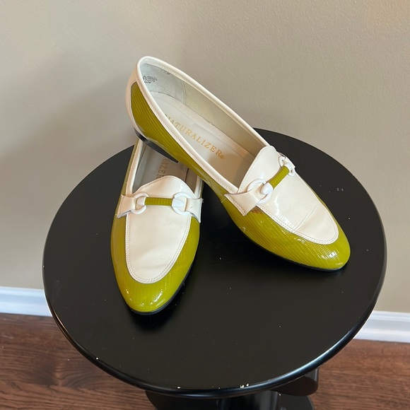 Naturalizer Patent Leather Chartreuse & Cream Flat - Picture 1 of 14